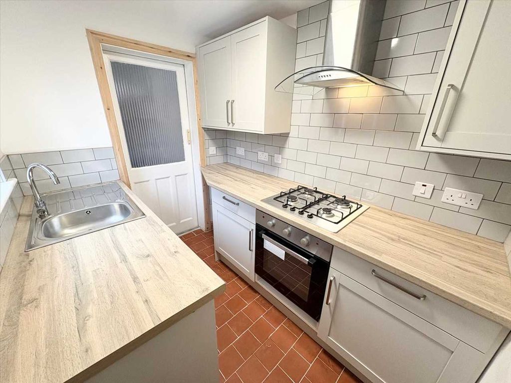 Property photo 2 of 21