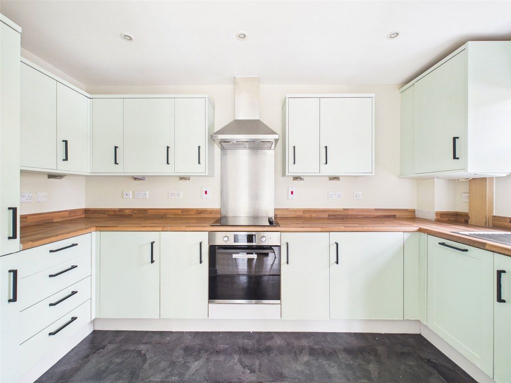 Property photo 2 of 19 Picture No. 08