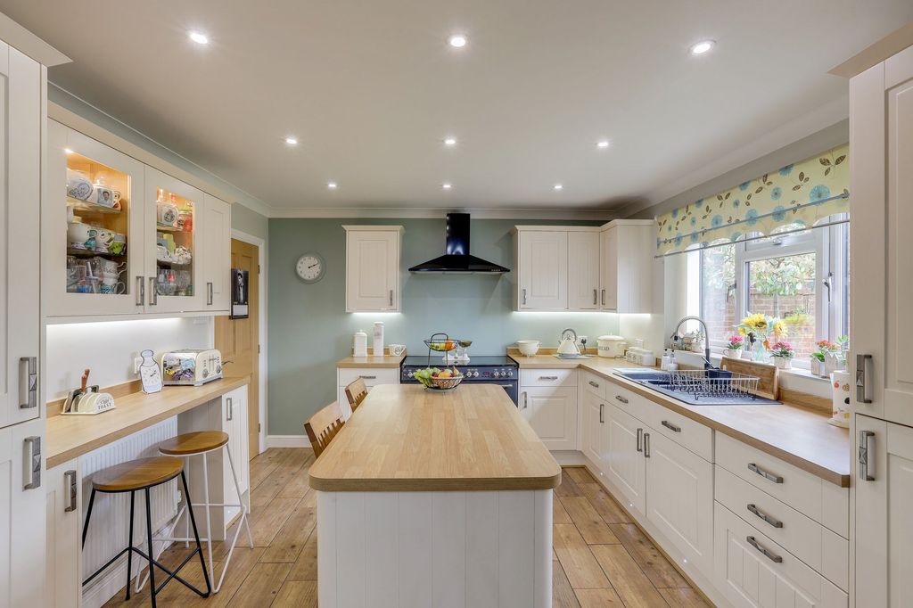 Property photo 3 of 29