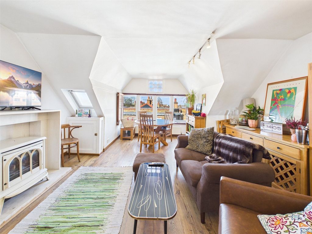 Property photo 3 of 8 Picture No. 10