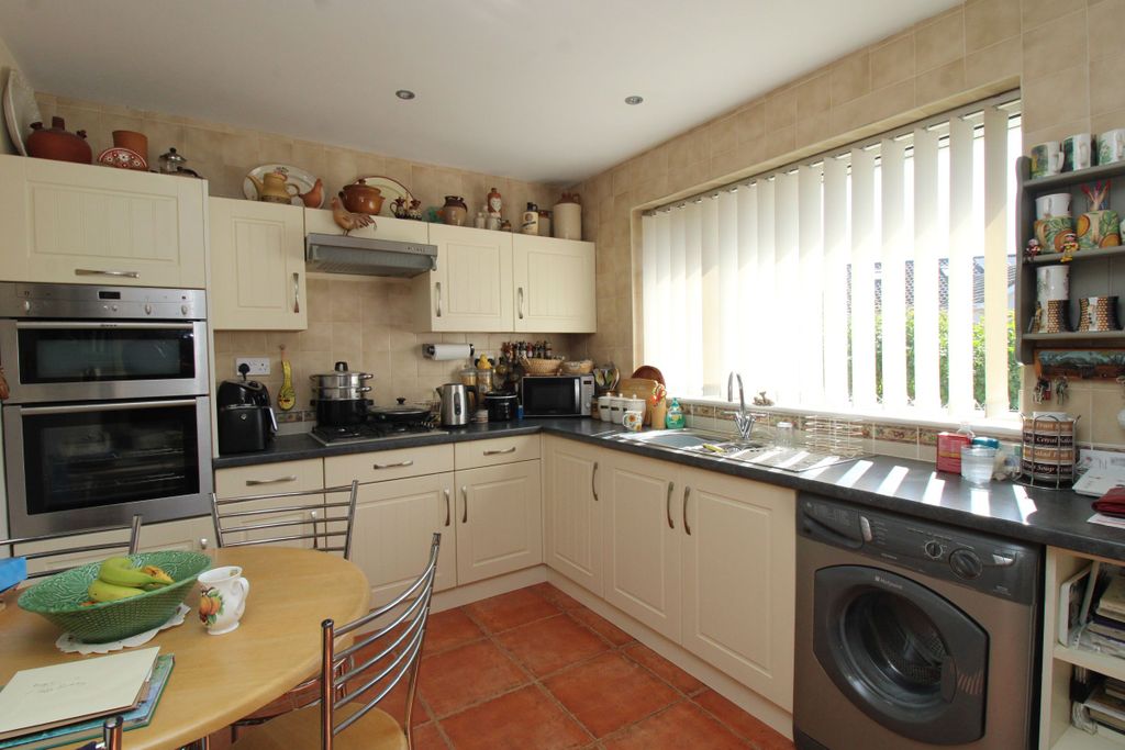 Property photo 3 of 20