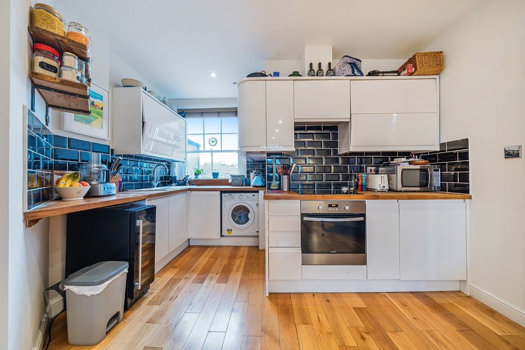 Property photo 3 of 14 Picture No. 18