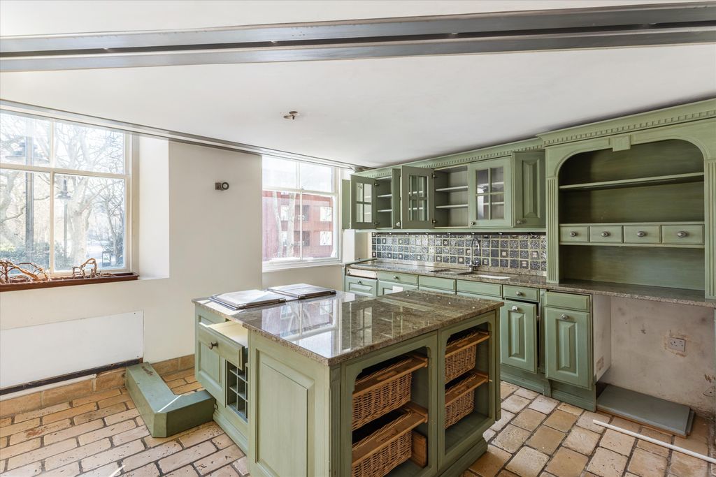 Property photo 3 of 13 Image