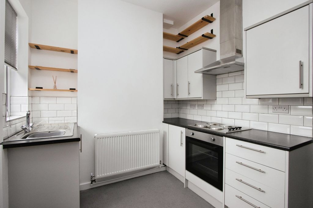 Property photo 3 of 17 Pbox-Img.Jpg