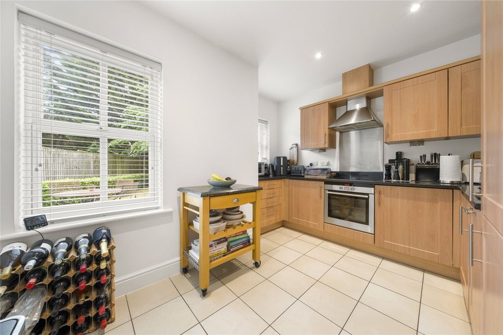 Property photo 3 of 12 Kitchen