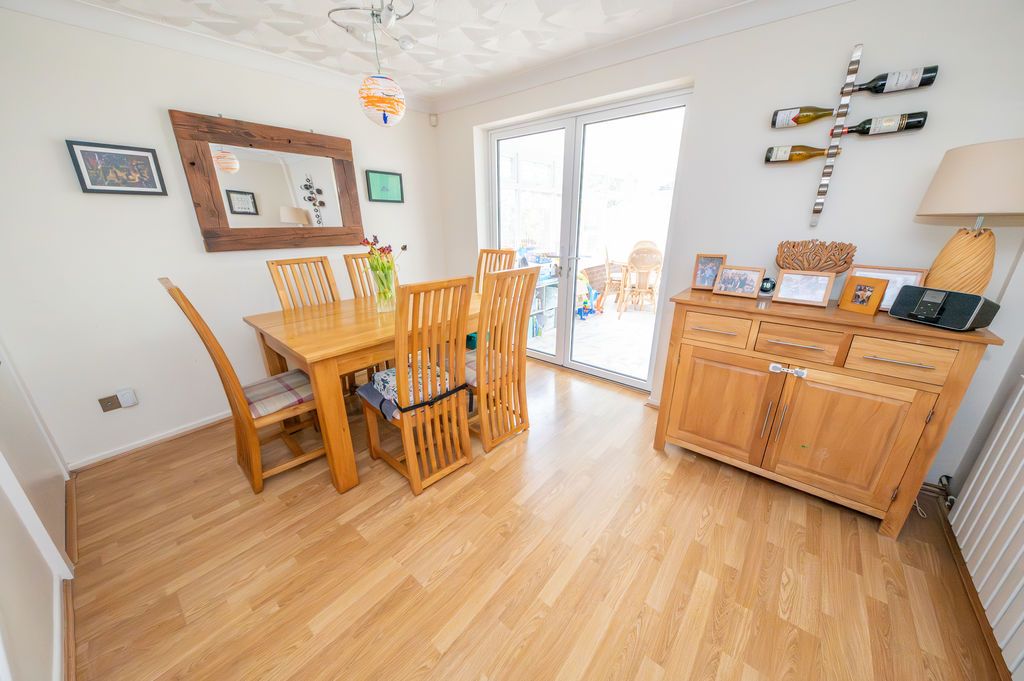 Property photo 3 of 18 Photo 11