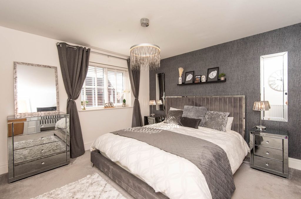 Property photo 3 of 33