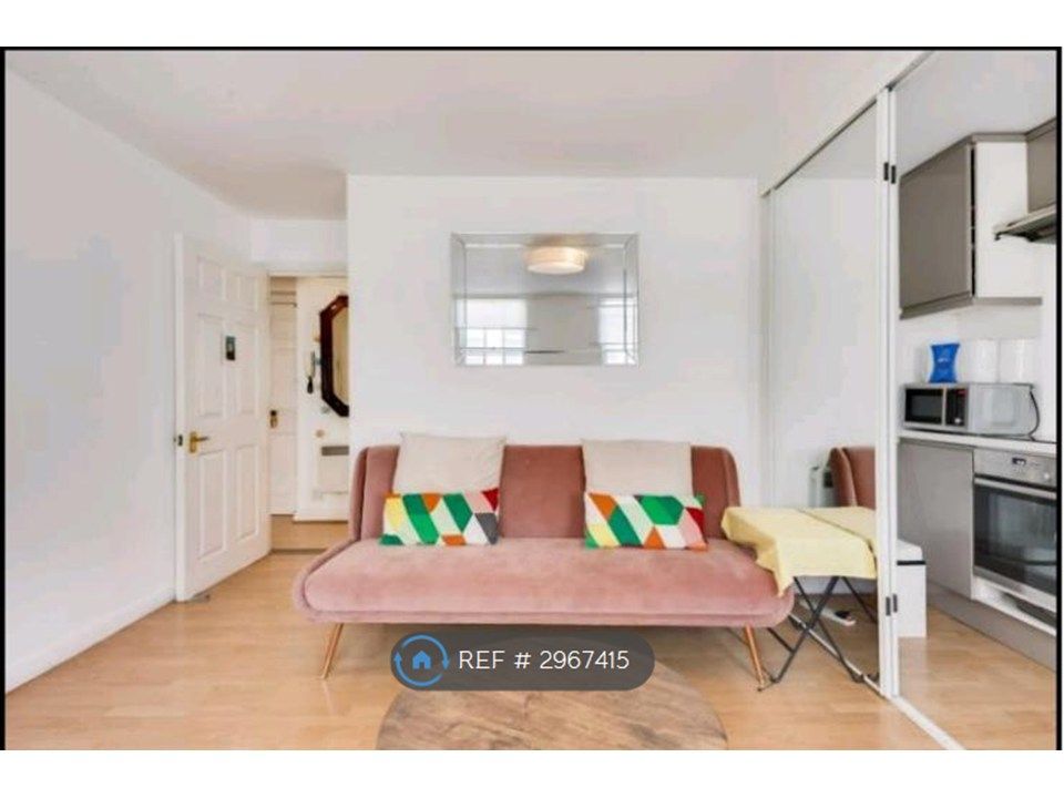 Property photo 3 of 6 Living Room