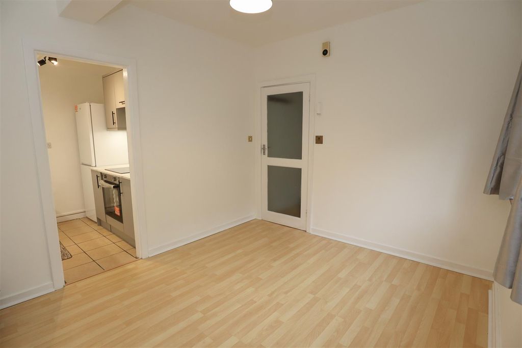 Property photo 2 of 7 Living Room