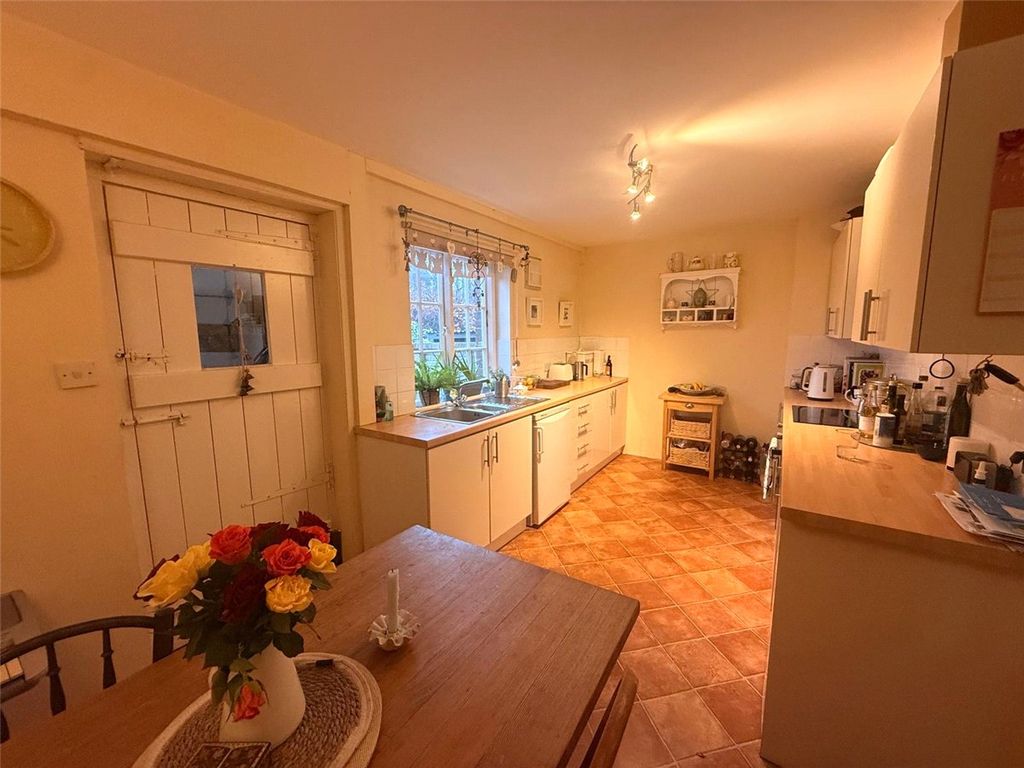 Property photo 2 of 9 Picture No. 13