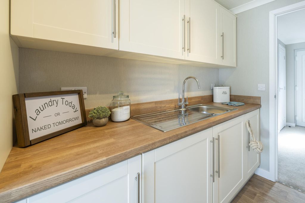 Property photo 3 of 31 Utility Room