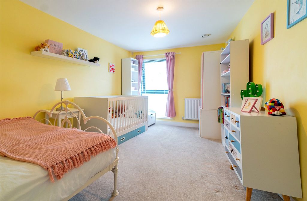 Additional image 8 of 2 bed flat for saleThe Broadway, Loughton, Essex IG10