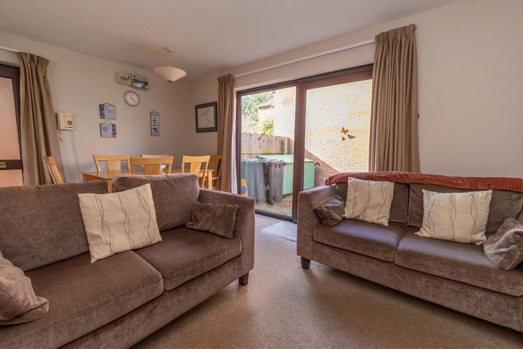 Property photo 3 of 12