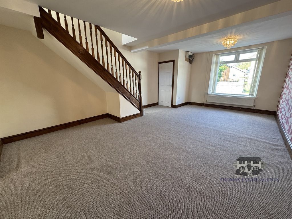 Property photo 2 of 14 Lounge