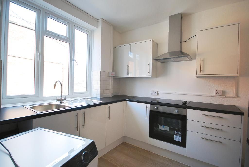 Property photo 2 of 12 Kitchen