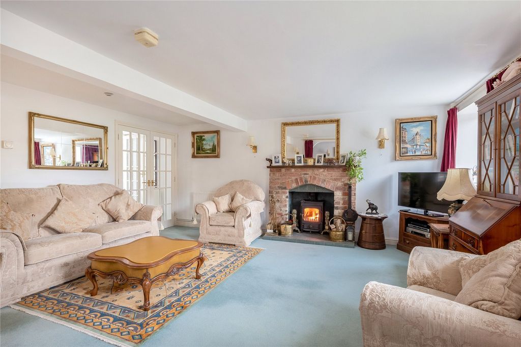 Property photo 2 of 11 Sitting Room
