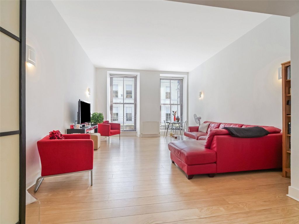 Property photo 2 of 23 Picture No. 02