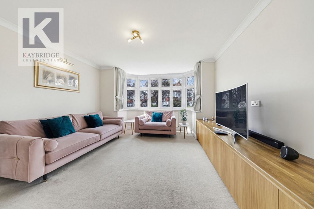 Property photo 2 of 12