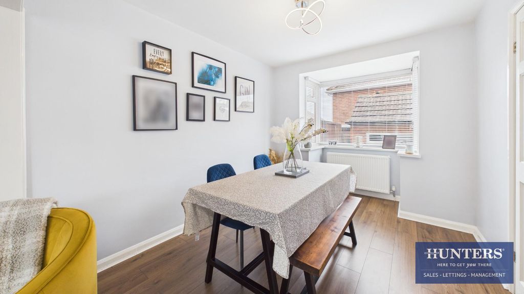 Property photo 3 of 18 Living/Dining Room