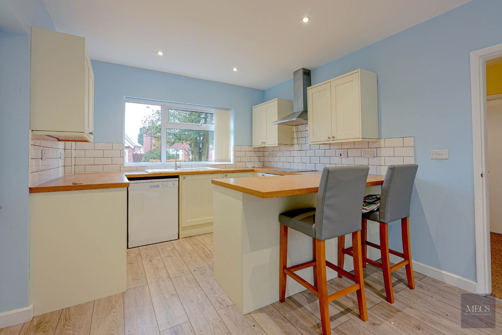 Property photo 2 of 20 2889114