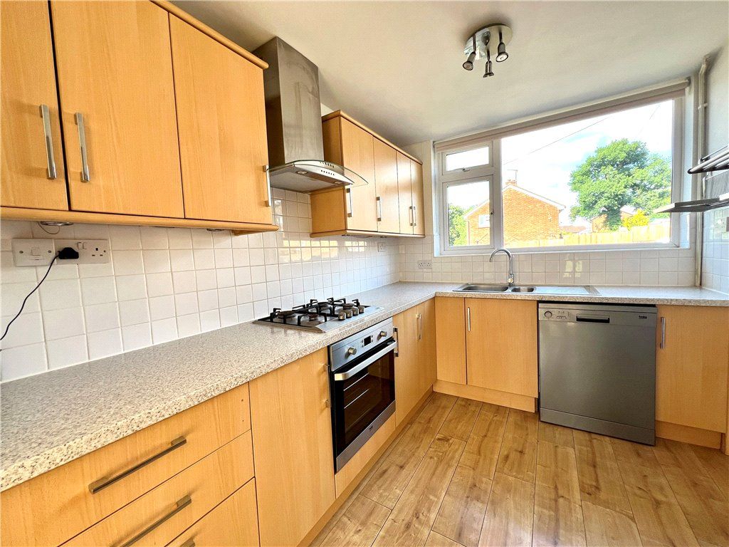 Property photo 2 of 12 Kitchen