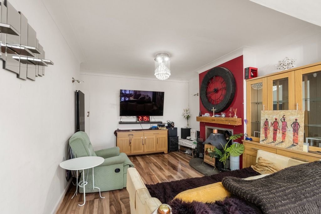 Property photo 3 of 22