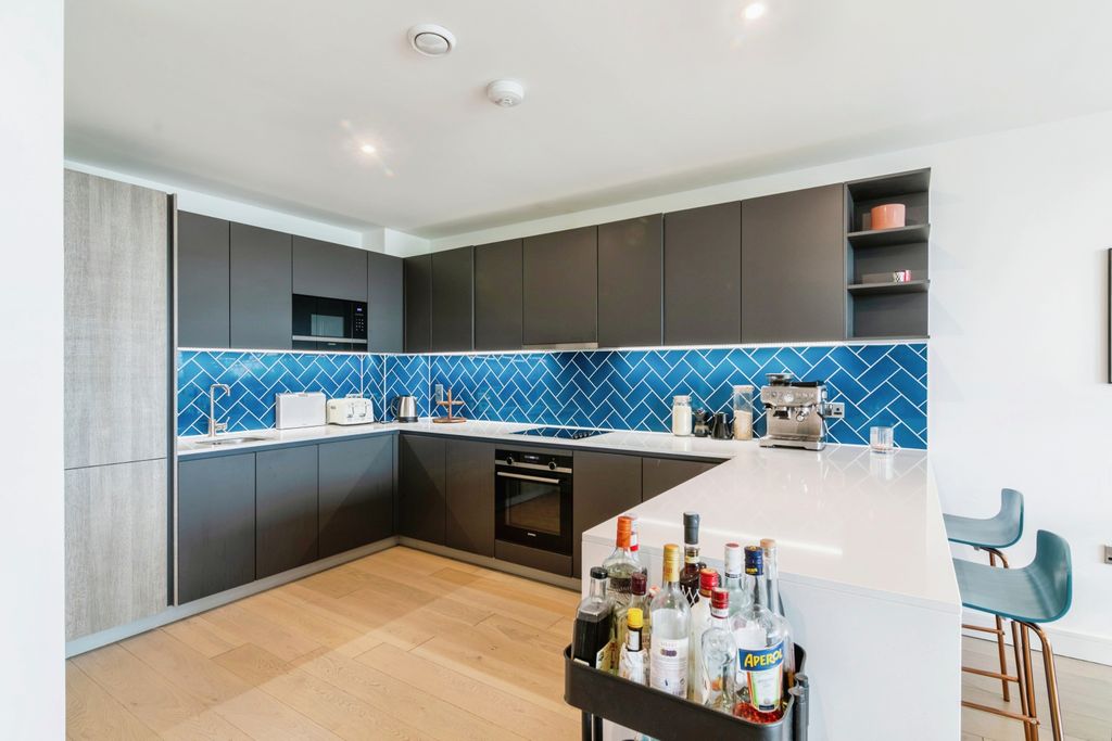 Property photo 3 of 8 3