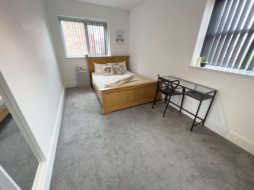 Property photo 2 of 12 12