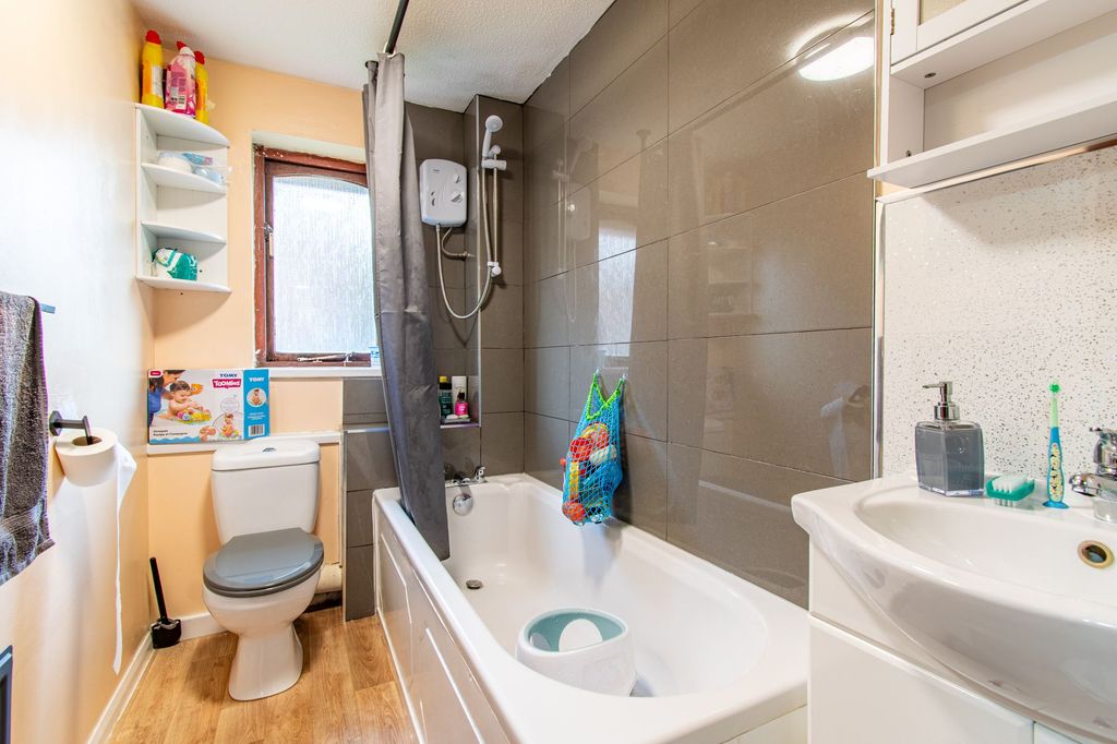 Additional image 8 of 3 bed flat for salePavlova Court, Liskeard PL14