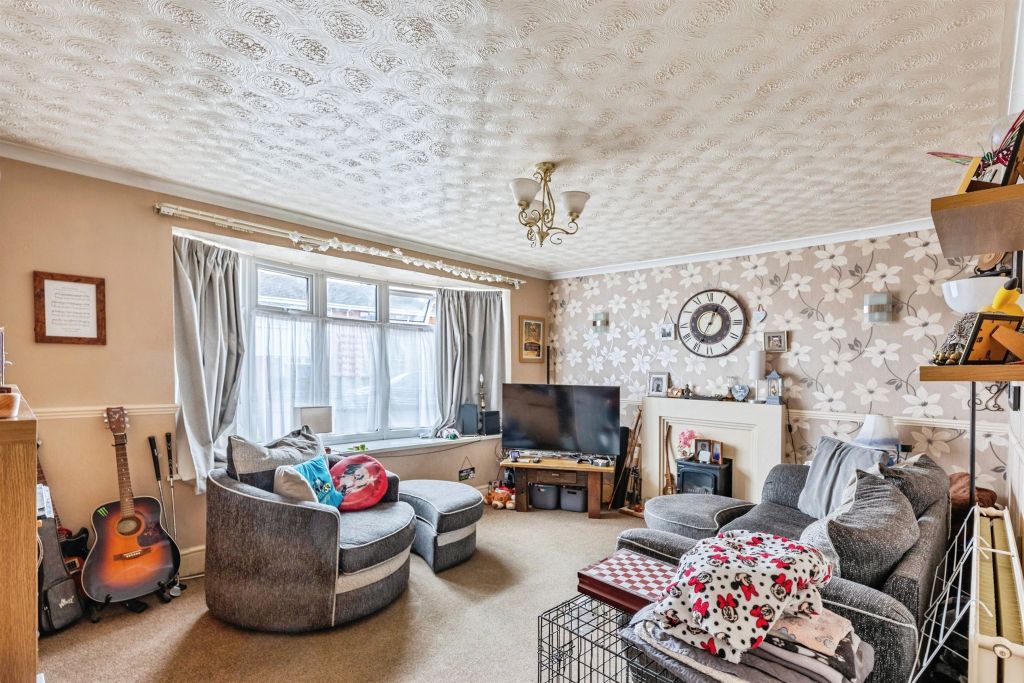 Property photo 2 of 17