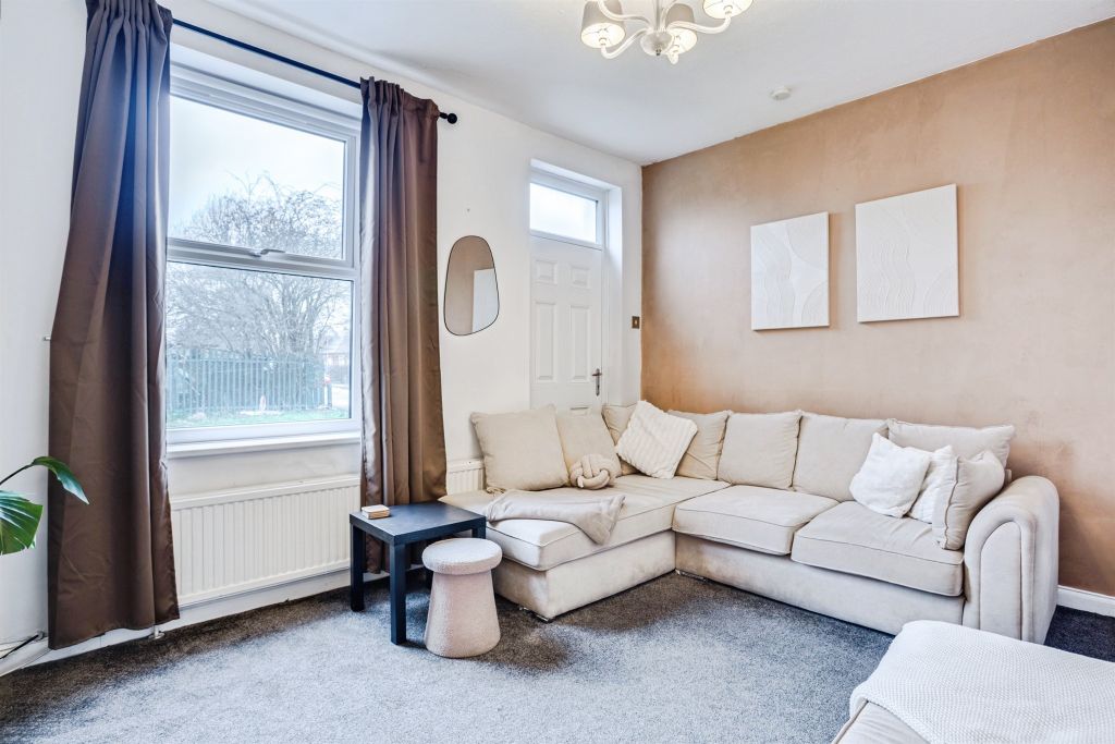 Property photo 2 of 11