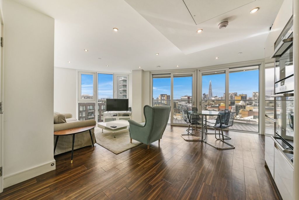 Property photo 1 of 11 Living