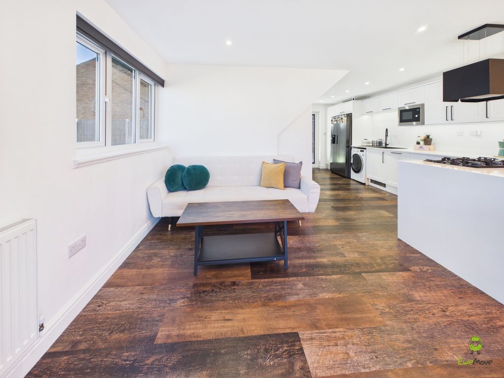 Property photo 2 of 31 Presented By Clinton At Ewemove Bexleyheath And Da