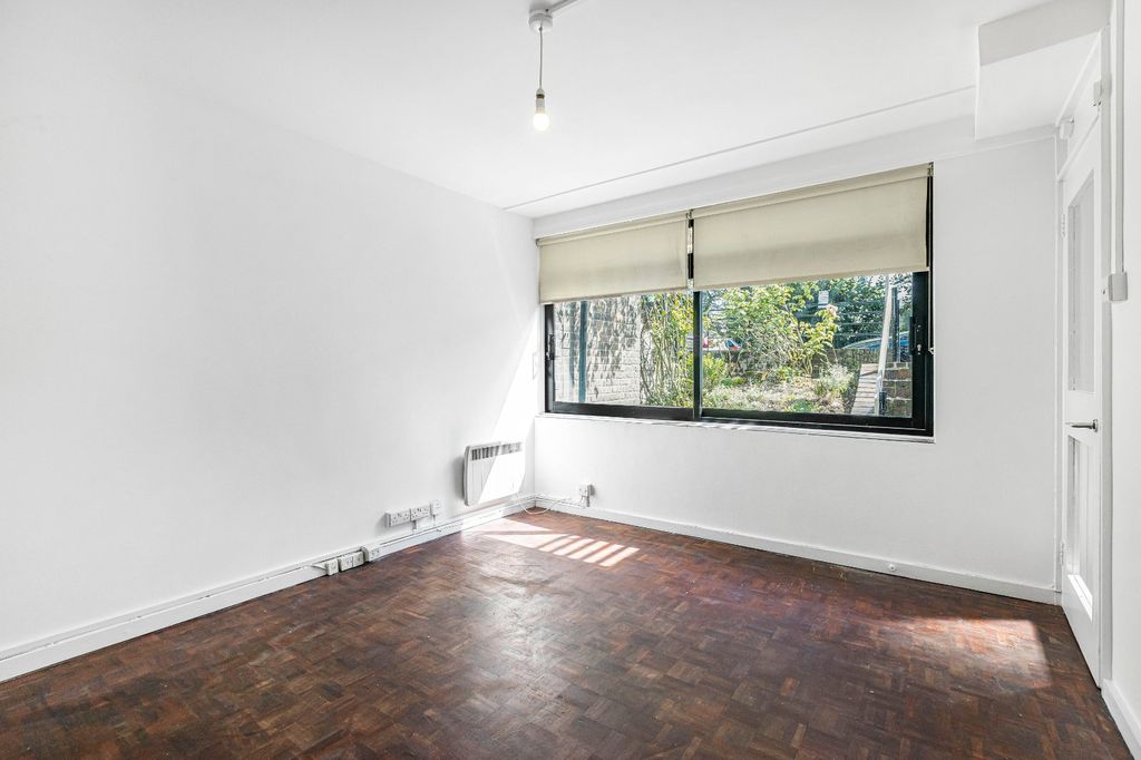 Property photo 3 of 19 Reception Room