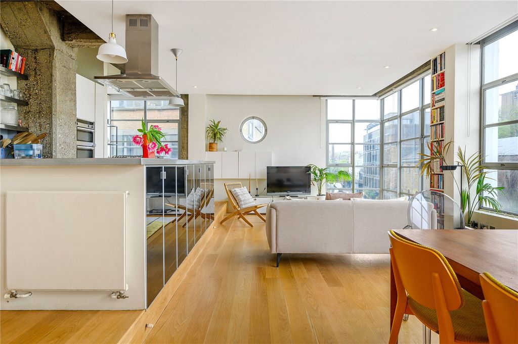 Property photo 1 of 16 Reception Room