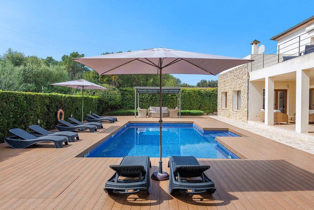 Property photo 2 of 20 Pool (1)