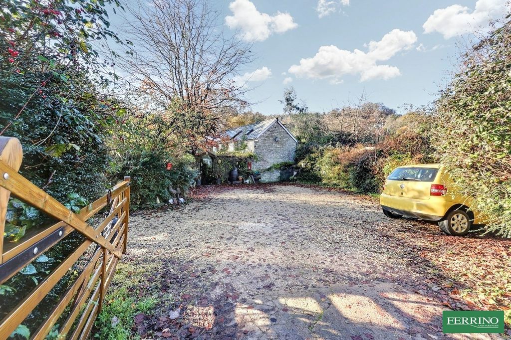 Property photo 2 of 27 Entrance