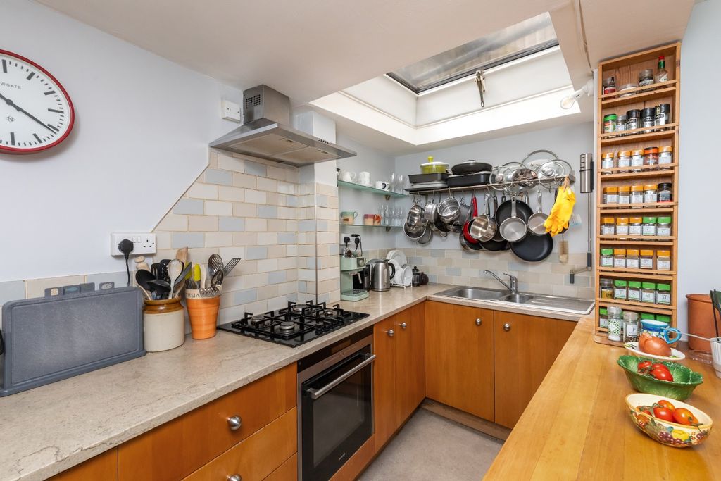 Property photo 3 of 15 4557253