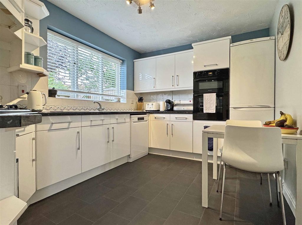 Property photo 2 of 23 Kitchen.Jpg