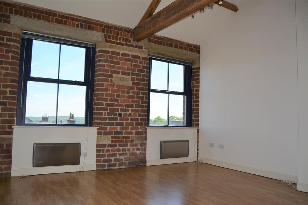 Property photo 1 of 11 Living/Diner