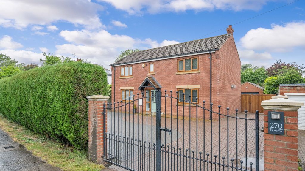 Property photo 1 of 23