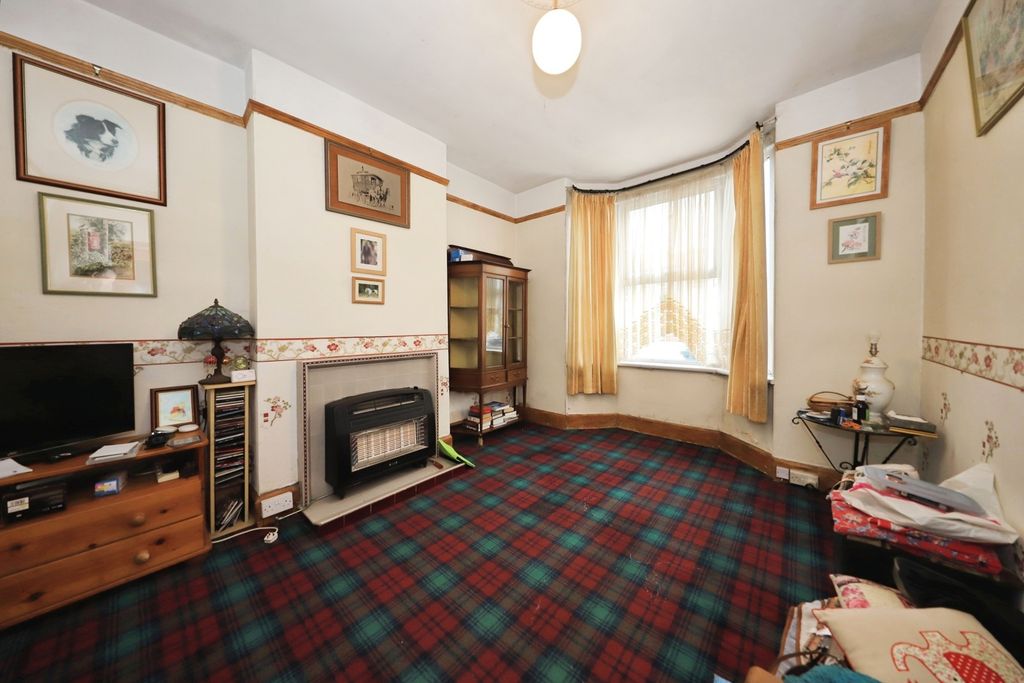Property photo 2 of 17 Photo