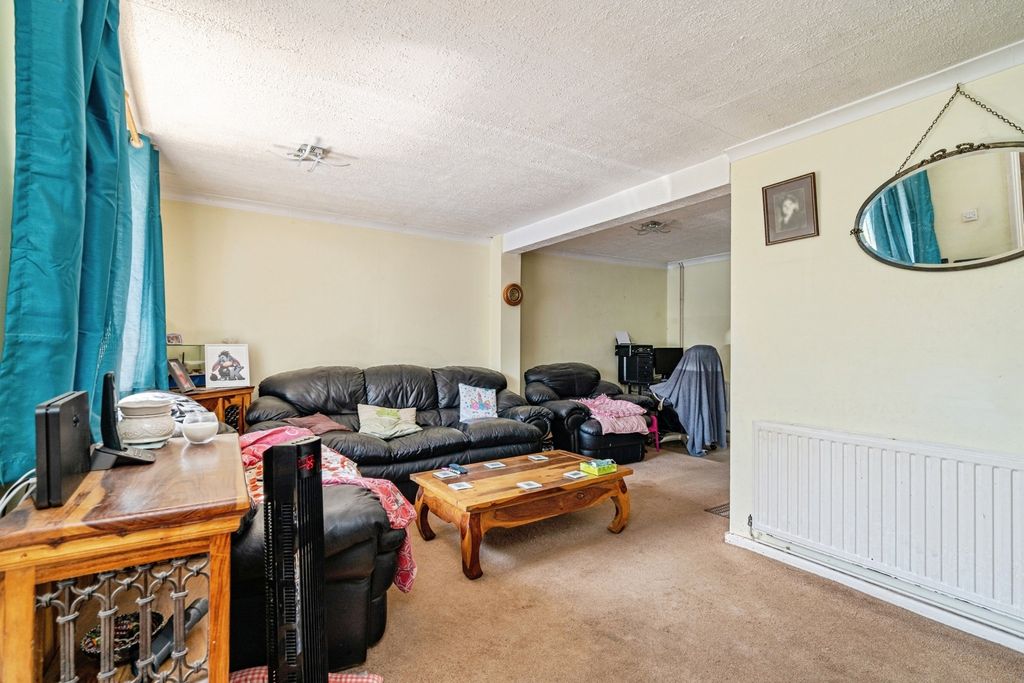 Property photo 3 of 17 Photo