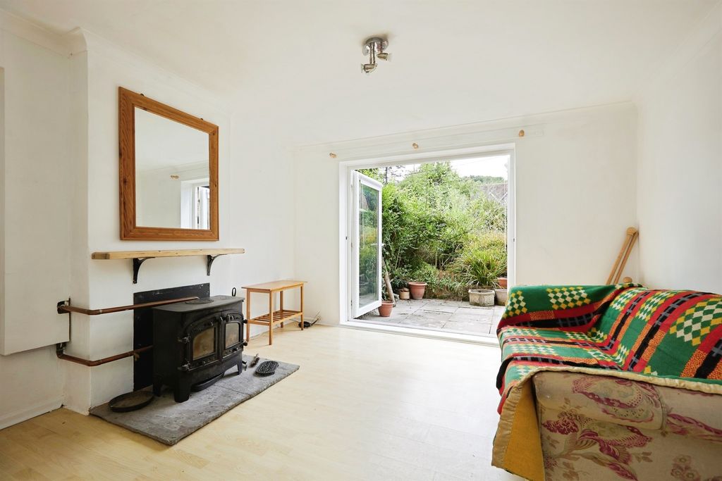 Property photo 3 of 13