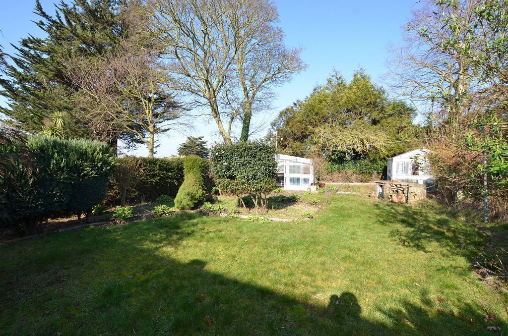 Property photo 3 of 13 3 - Garden