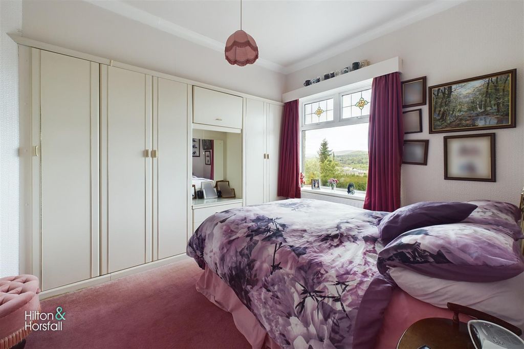 Property photo 3 of 16 Jean Royd