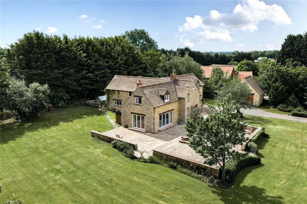 Property photo 1 of 22 Picture No. 12