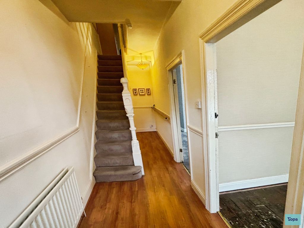 Property photo 2 of 21 2