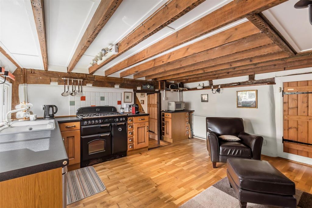 Property photo 3 of 15 Stipenhoke, Henfield-5.Jpg