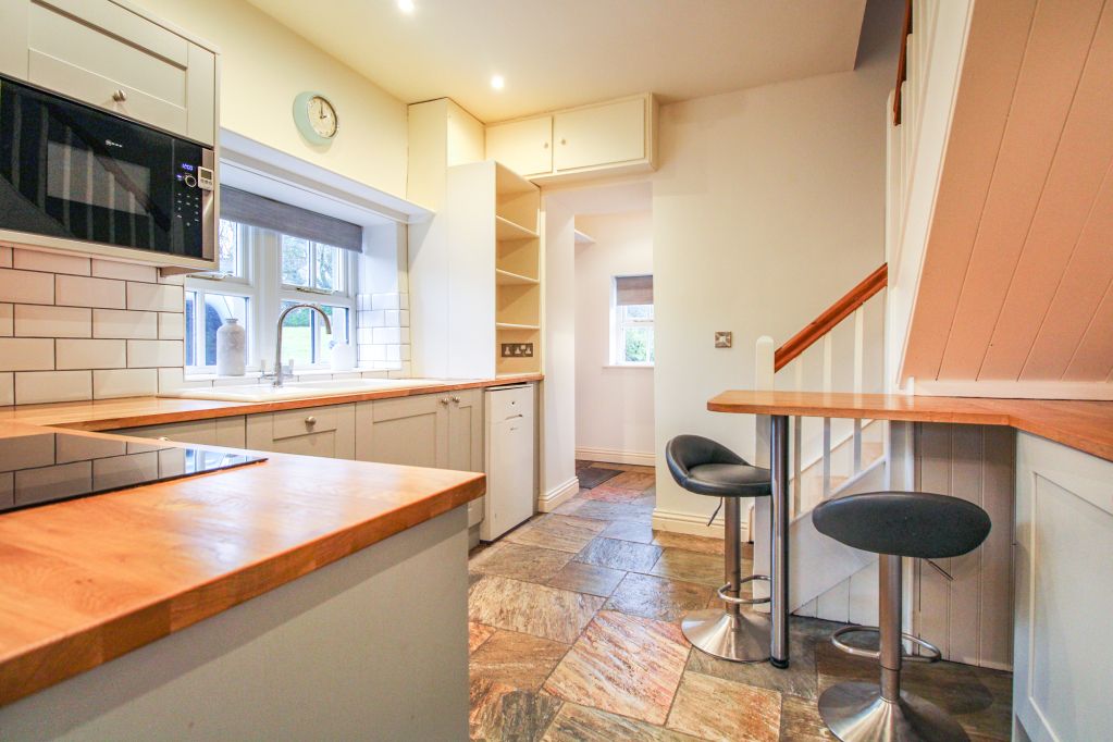 Property photo 2 of 18 Kitchen